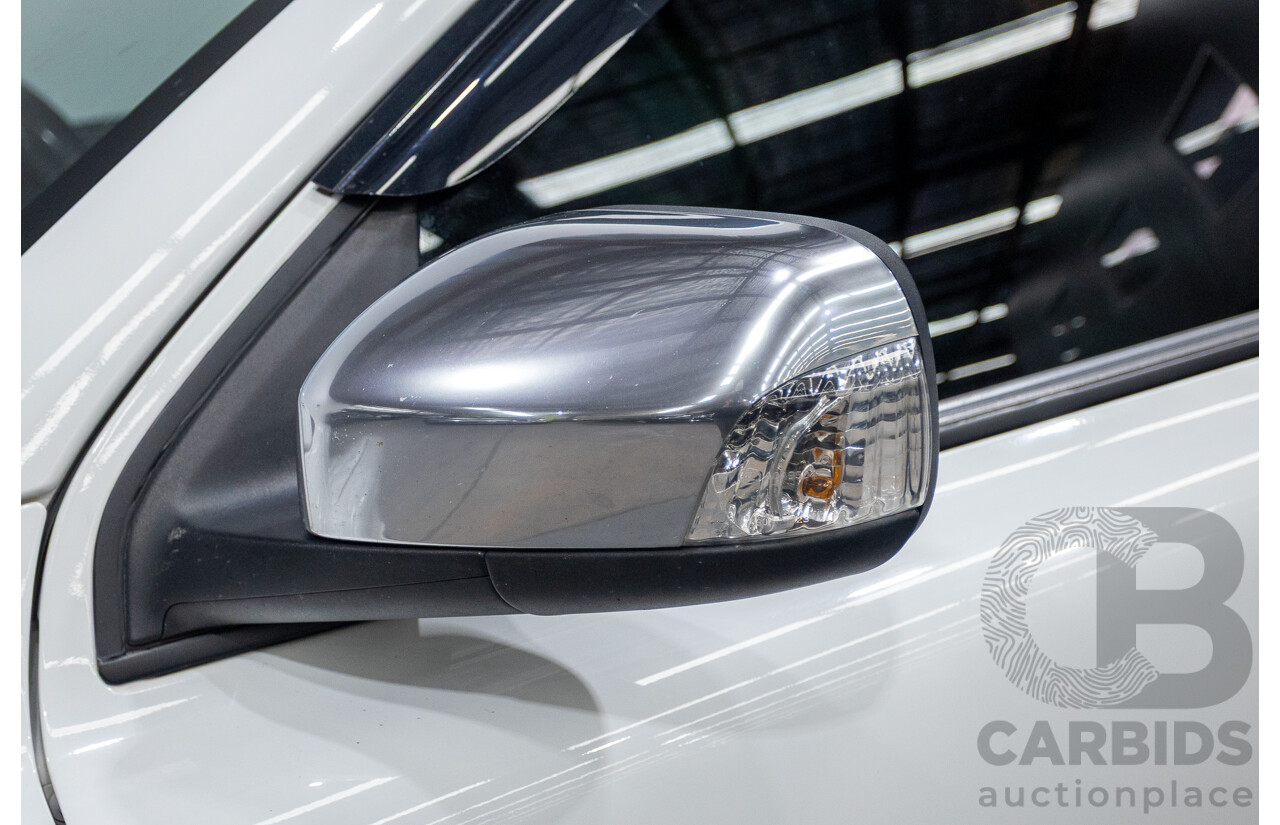 11/2010 Volvo XC90 V8 R-Design (4x4) MY11 4d Wagon Ice White V8 4.4L