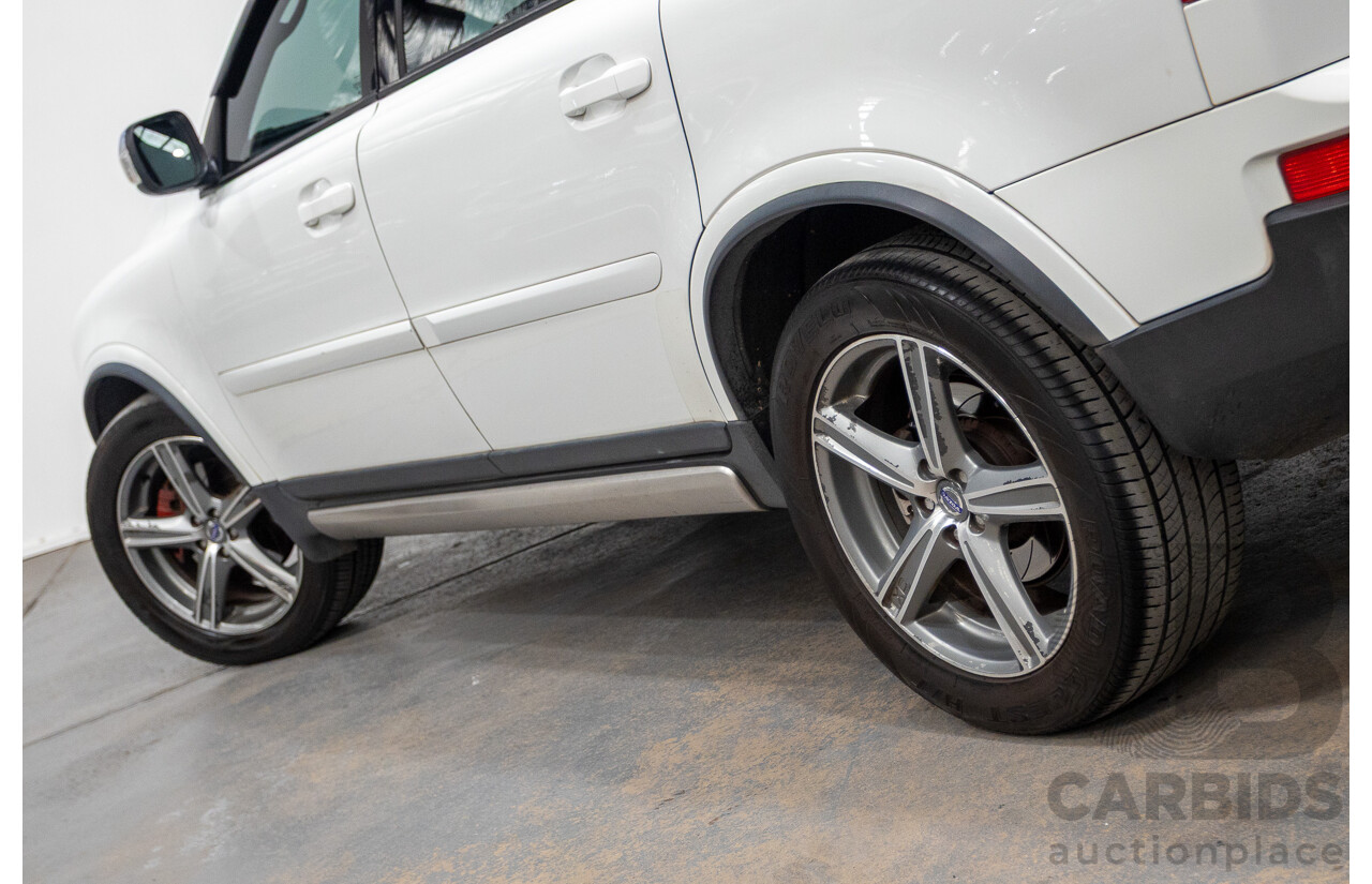 11/2010 Volvo XC90 V8 R-Design (4x4) MY11 4d Wagon Ice White V8 4.4L