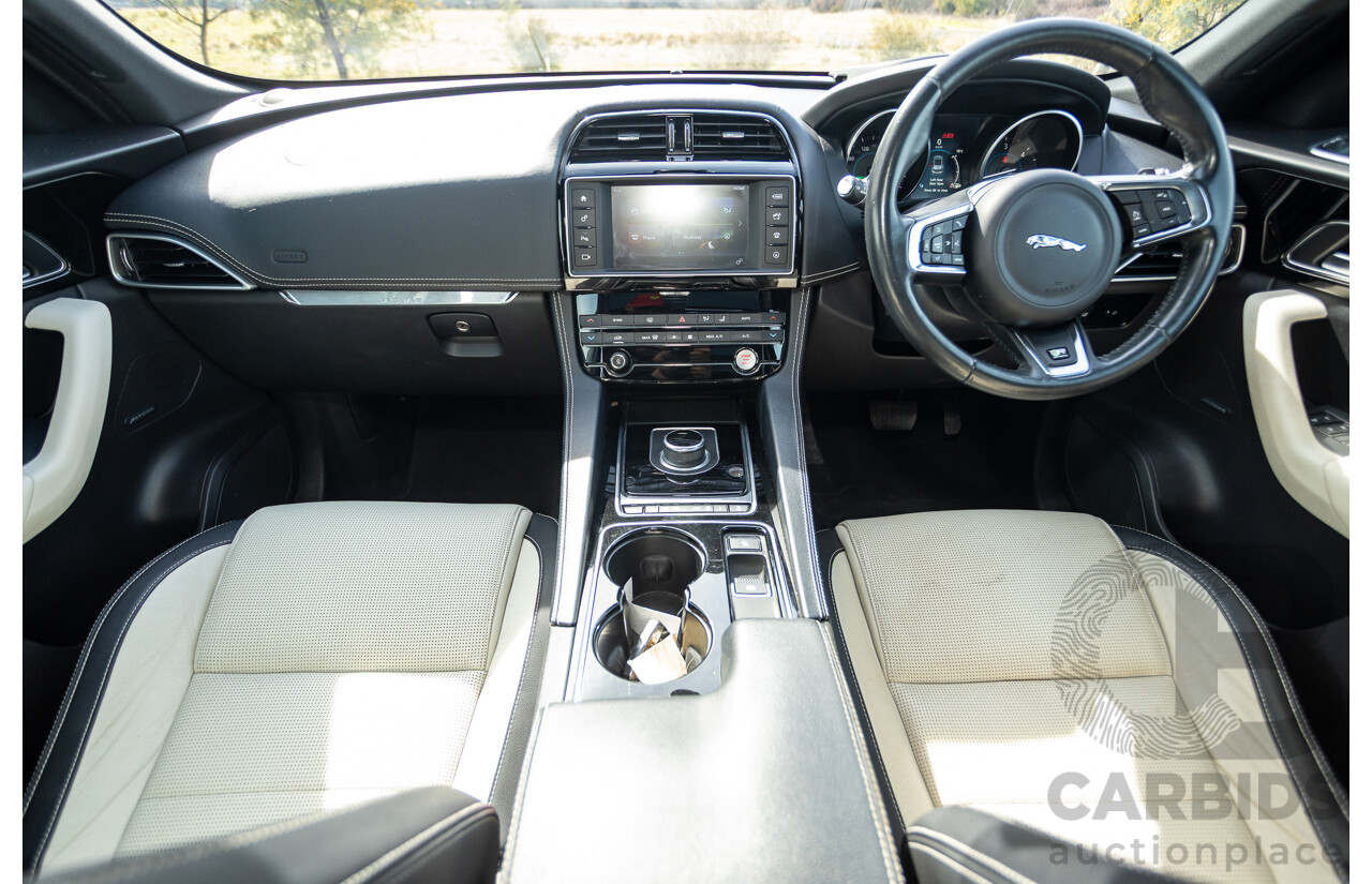 07/2016 Jaguar F-Pace 30d R-Sport (AWD) MY17 X761 4d Wagon Rohdium Silver Metallic Twin Turbo Diesel V6 3.0L