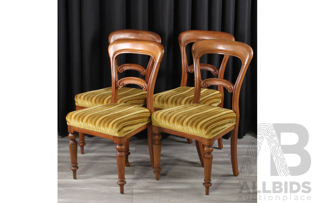 Good Set of Four Mahogany Spoon Back Dining Chairs