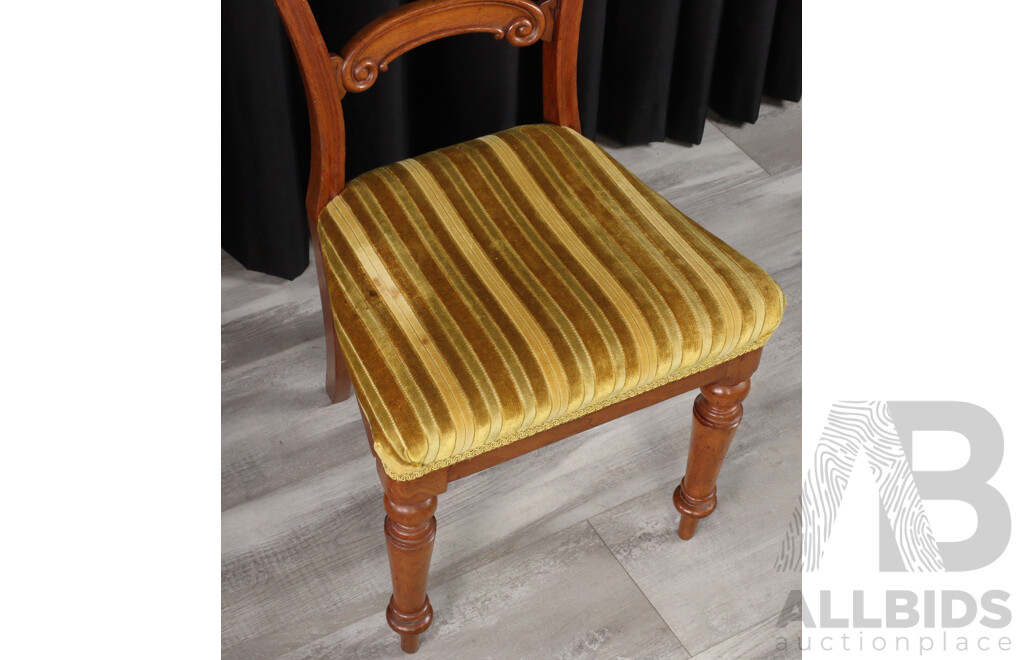 Good Set of Four Mahogany Spoon Back Dining Chairs