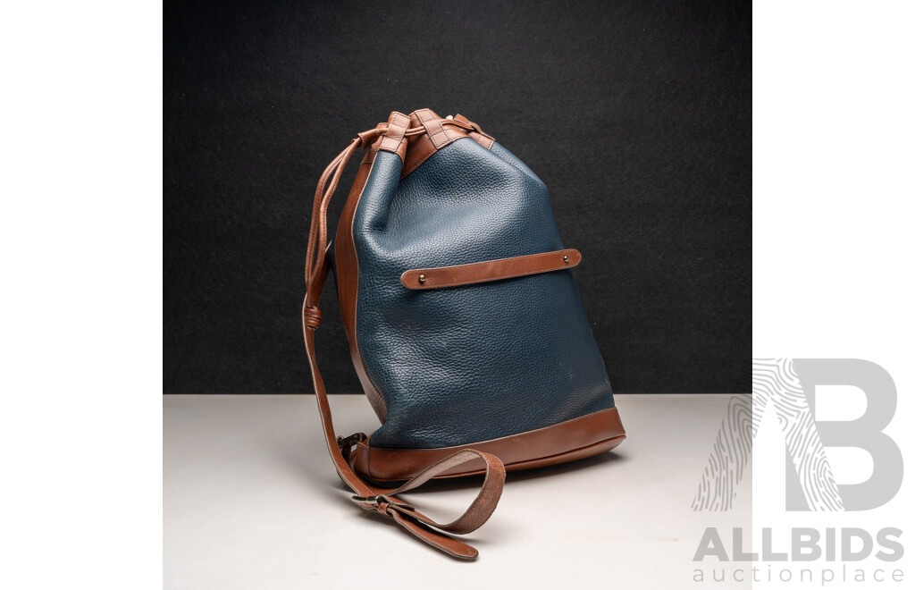 Gucci Vintage Pebble Leather Large Crossbody Drawstring Bag with Attached Handbag (1984)