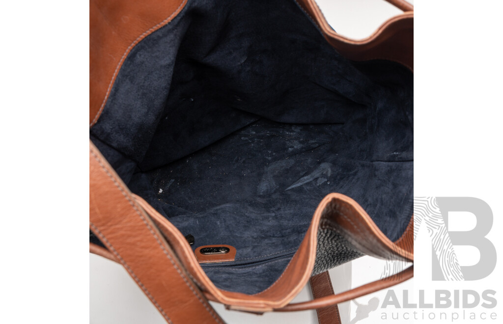 Gucci Vintage Pebble Leather Large Crossbody Drawstring Bag with Attached Handbag (1984)