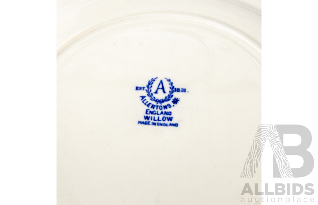 Collection Four Spode Porcelain Blue Room Collection Plates in Original Box Along with Spode Italian Plate & Four Other Blue & White Examples