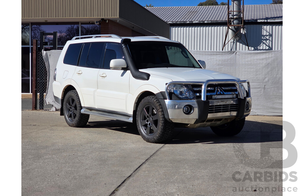 6/2009 Mitsubishi Pajero VR-X LWB (4x4) NT 4d Wagon White 3.2L