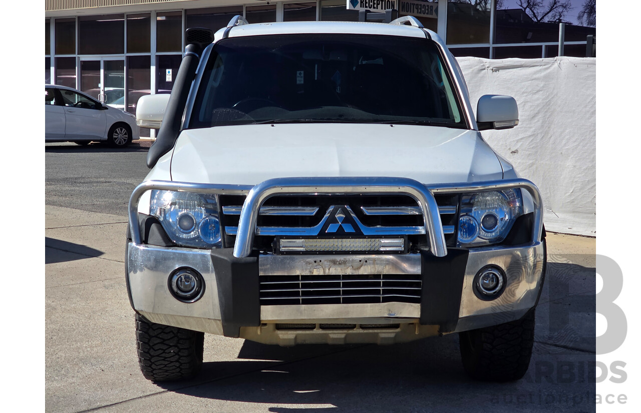 6/2009 Mitsubishi Pajero VR-X LWB (4x4) NT 4d Wagon White 3.2L