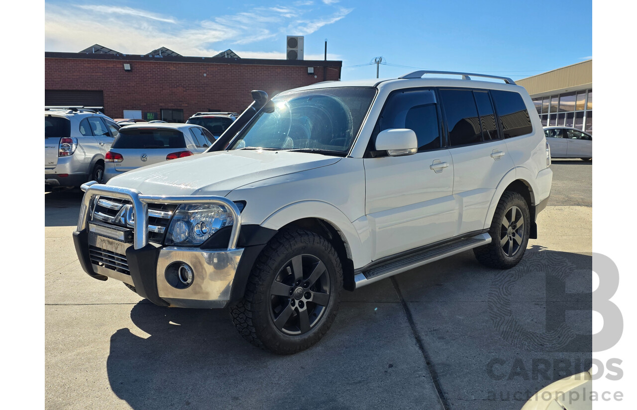 6/2009 Mitsubishi Pajero VR-X LWB (4x4) NT 4d Wagon White 3.2L