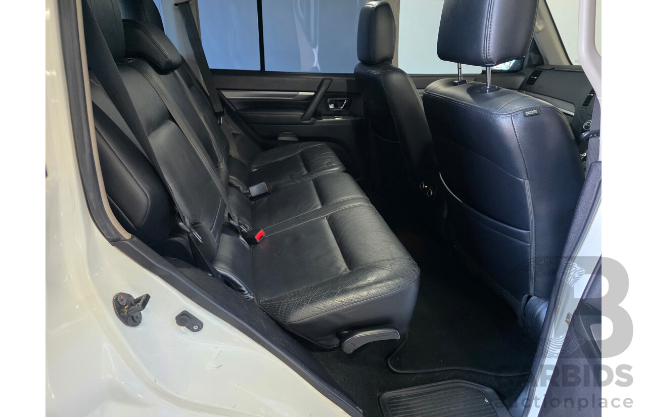 6/2009 Mitsubishi Pajero VR-X LWB (4x4) NT 4d Wagon White 3.2L