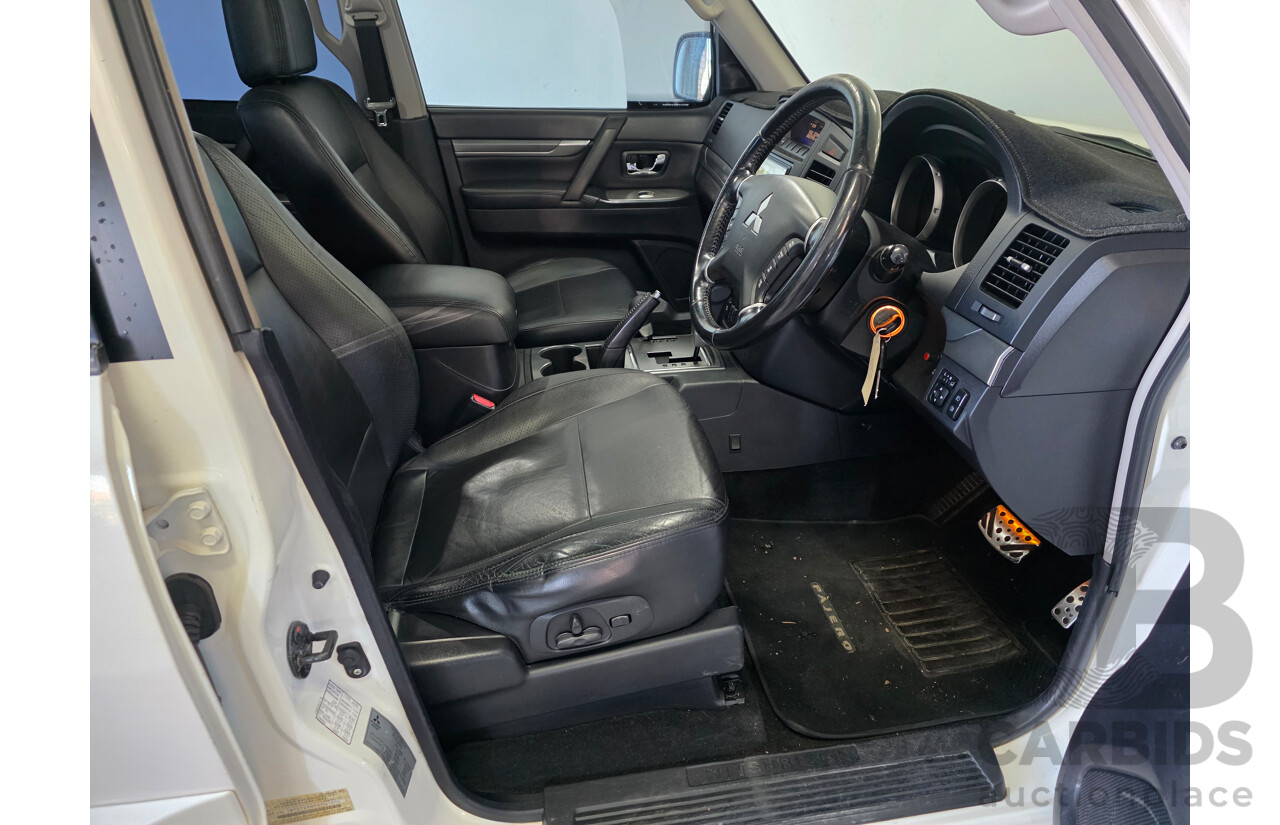6/2009 Mitsubishi Pajero VR-X LWB (4x4) NT 4d Wagon White 3.2L