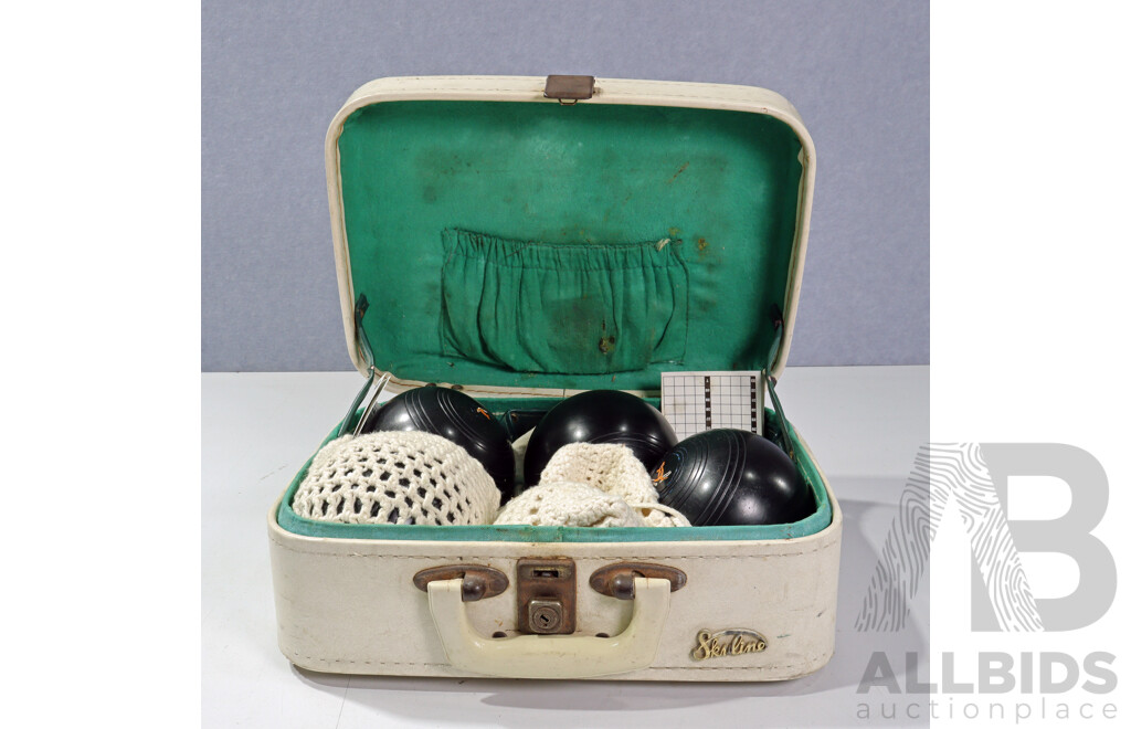 Set Four Henselite Number 2 Supergrip Lawn Bowls in Case