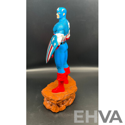 Captain America with Interchangeable Shield Limited Edition 1:6 Scale (Statue)