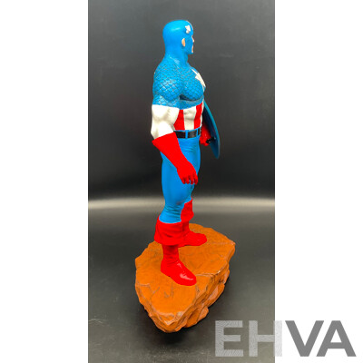 Captain America with Interchangeable Shield Limited Edition 1:6 Scale (Statue)
