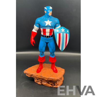 Captain America with Interchangeable Shield Limited Edition 1:6 Scale (Statue)