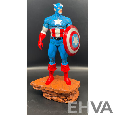Captain America with Interchangeable Shield Limited Edition 1:6 Scale (Statue)