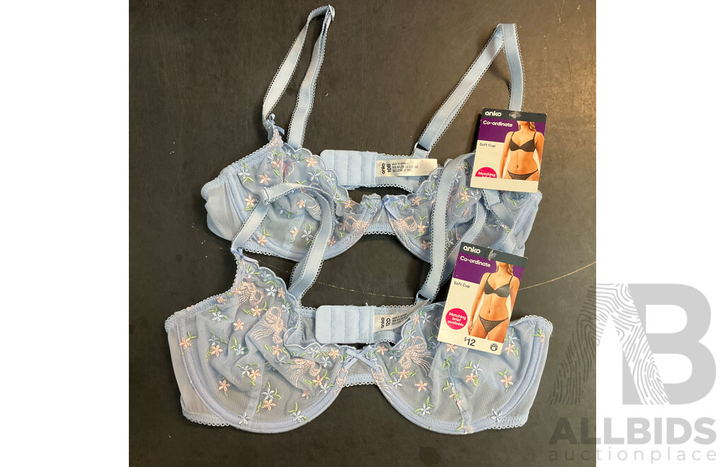 ANKO, Dora Larsen,Tigermist  Assorted Sleepwear & 1 X Size10 Sandal