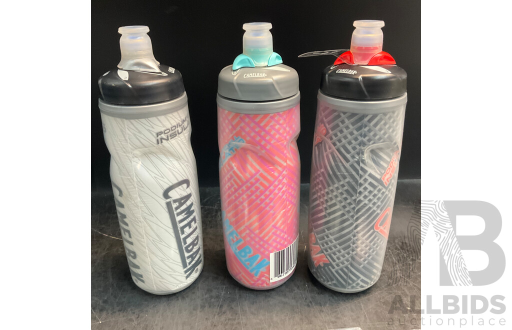 3 X CAMELBAK Sports Bottles & Magic the Gathering Game Cards (Urza's Saga, Prismatic Ending, Power Depot)