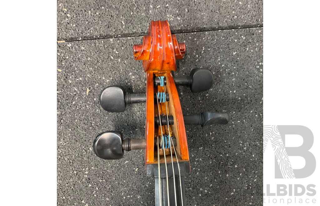 Orchestral Cello and Bow in Carry Case