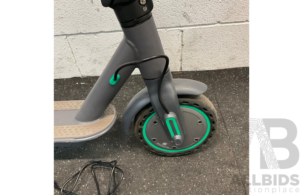 MK083 Pro Electric Scooter