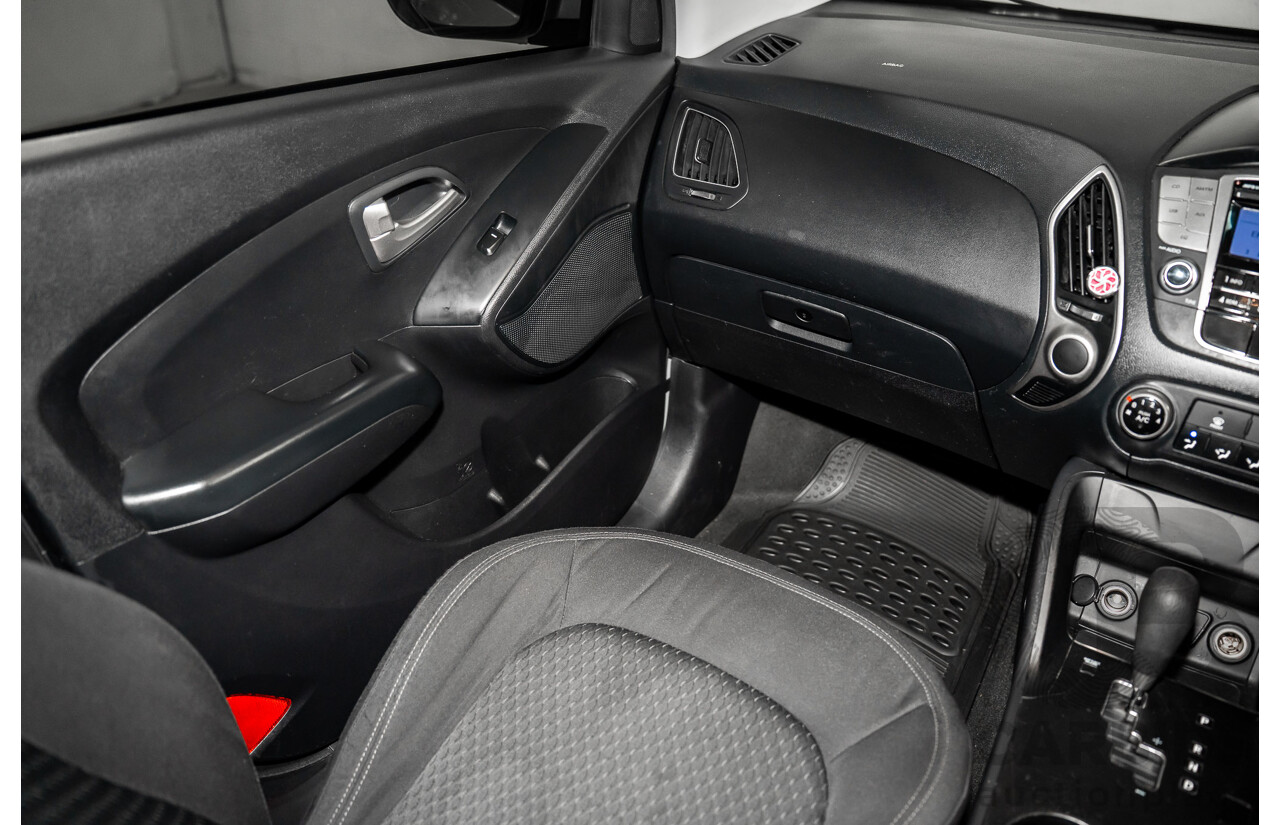 2/2012 Hyundai Ix35 Active (FWD) LM MY12 4d Wagon Eco Green Metallic 2.0L