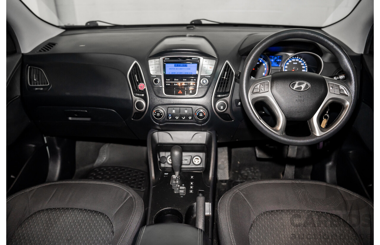 2/2012 Hyundai Ix35 Active (FWD) LM MY12 4d Wagon Eco Green Metallic 2.0L