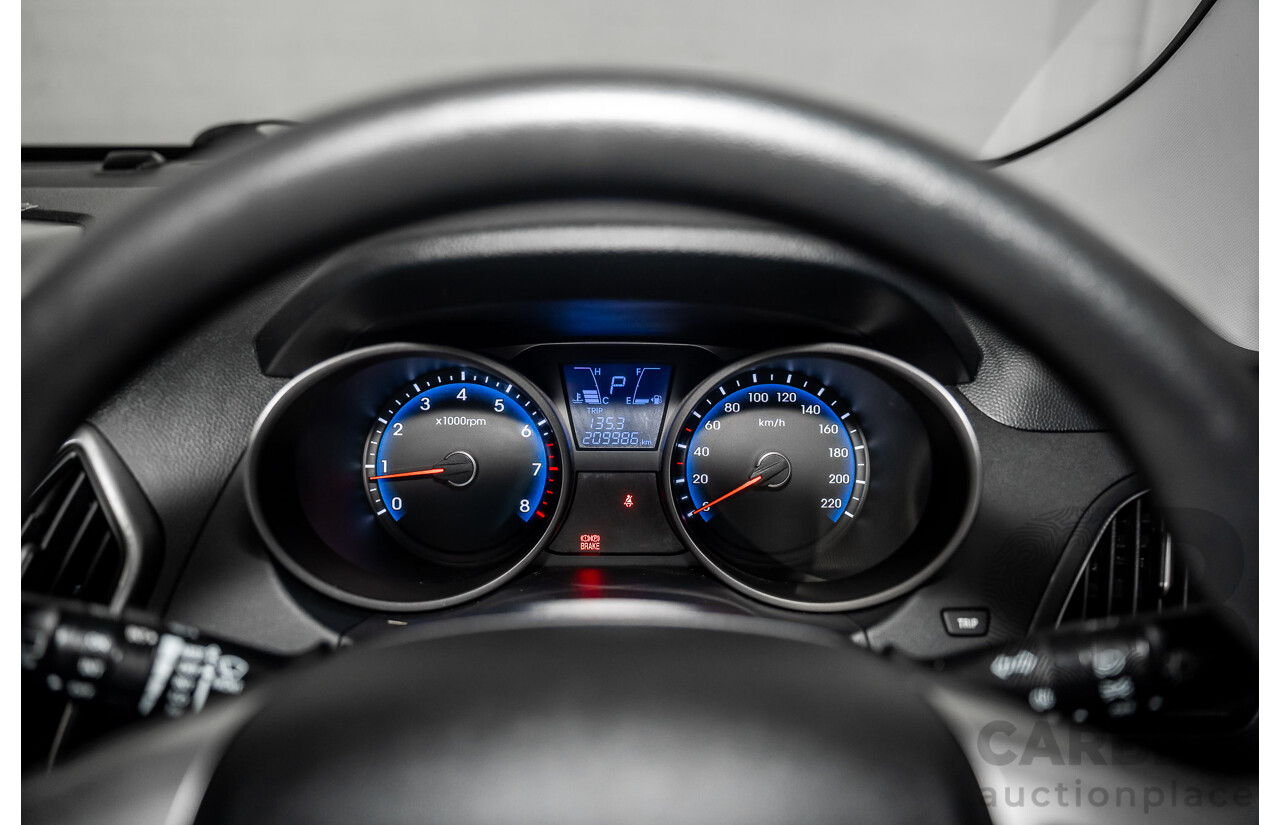 2/2012 Hyundai Ix35 Active (FWD) LM MY12 4d Wagon Eco Green Metallic 2.0L