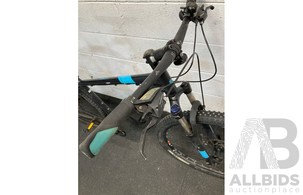 TREK Marlin 5 Mountain Bike