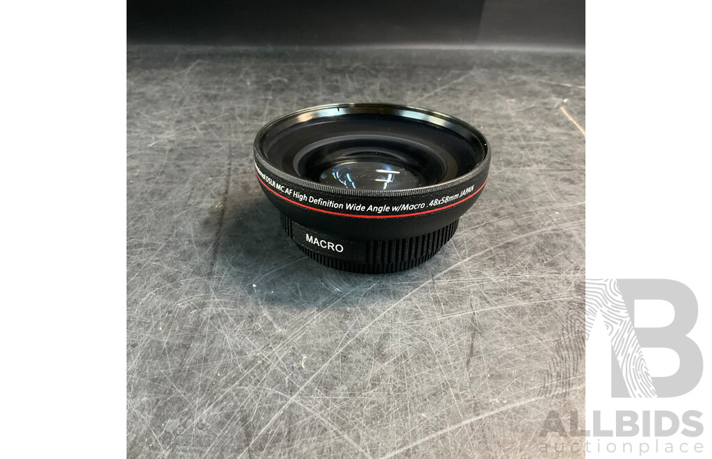 SIGMA DG 70-300mm F4-5.6 MACRO Lens & DIGITAL ADVANCE Macro Lens Attachment 48x58mm