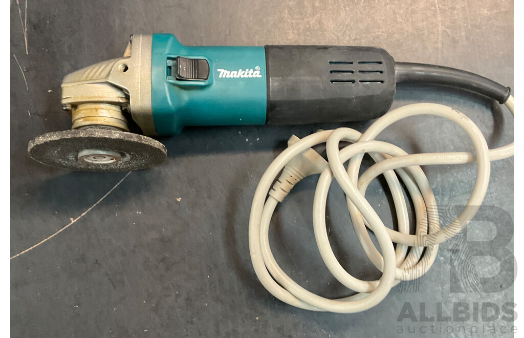 Makita HP1621 Corded Percussion Drill & 9553NB Corded Angle Grinder in Carry Case - Lot of 2