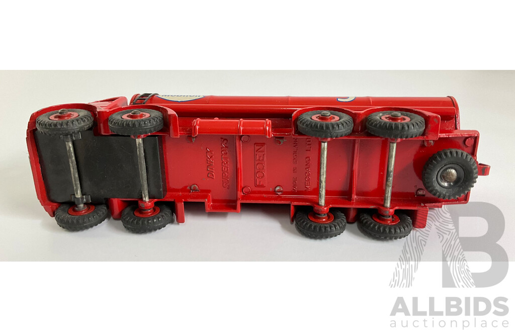 Dinky Toys 941 Foden 14 Ton Tanker 'Mobilgas'