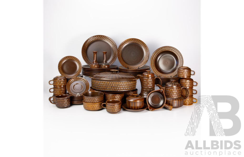 Mid Century Wedgwood 65 Piece Dinner Service in Pennine Pattern