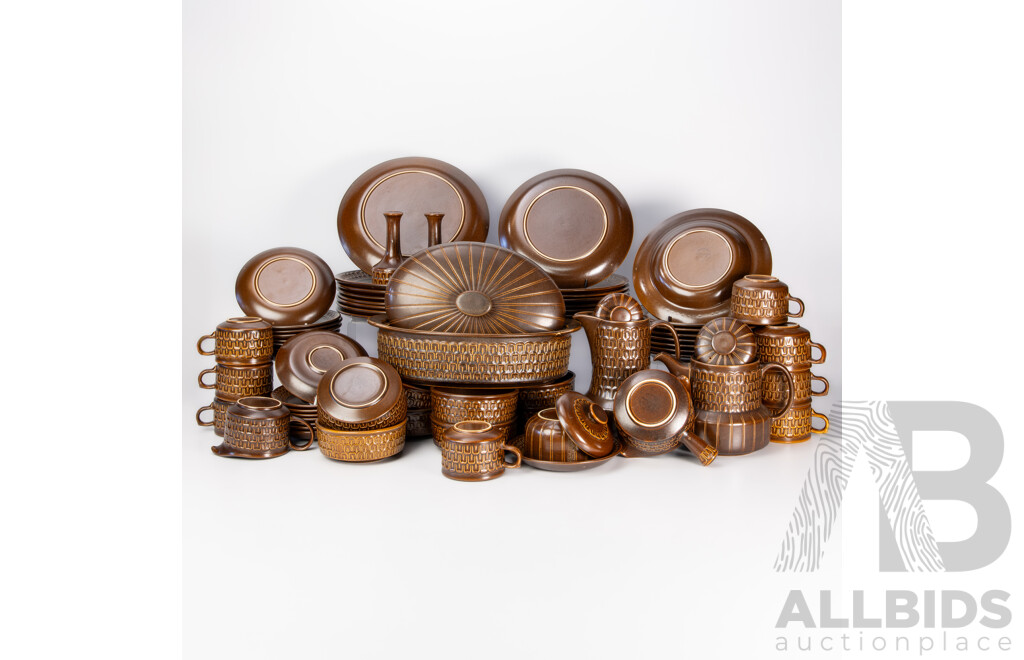 Mid Century Wedgwood 65 Piece Dinner Service in Pennine Pattern