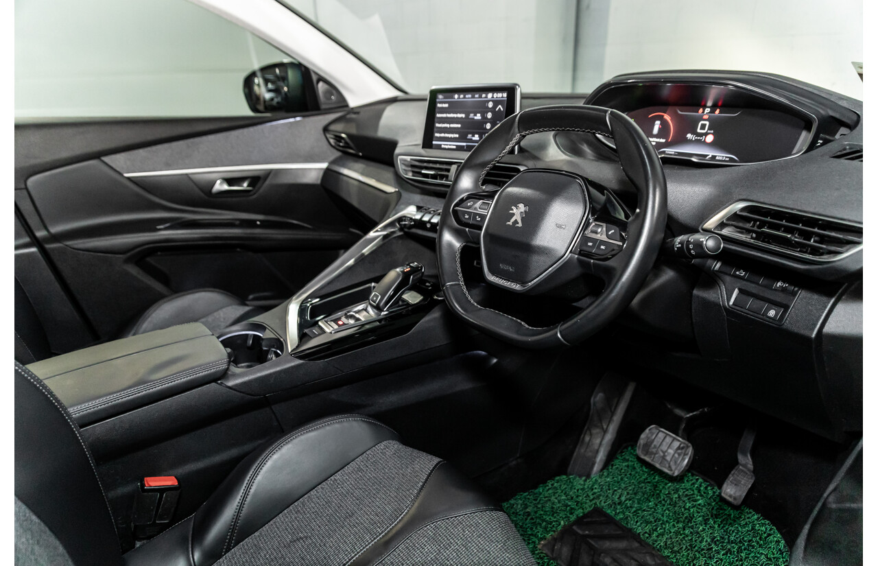 06/2018 Peugeot 5008 Allure (FWD) P87 MY18.5 4d Wagon Emerald Green Metallic Turbo 1.6L