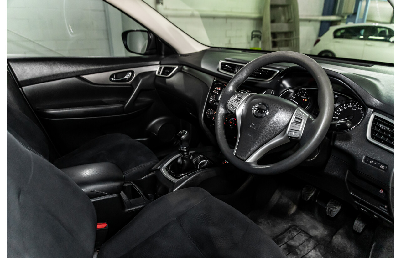 9/2015 Nissan X-Trail ST (4x4) T32 4d Wagon Diamond Black 2.5L