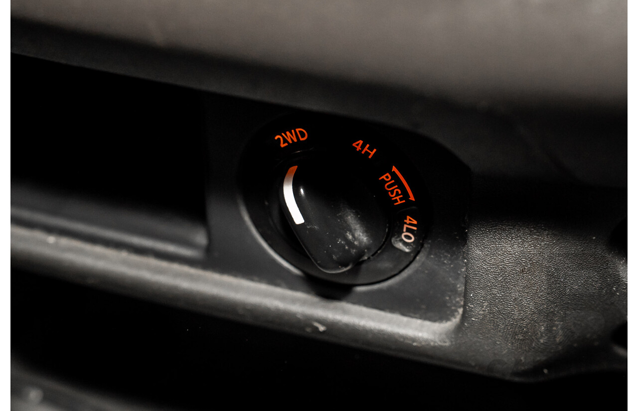 3/2013 Nissan Navara RX (4x2) D40 MY13 Dual Cab P/Up Cosmic Black Metallic Turbo Diesel 2.5L