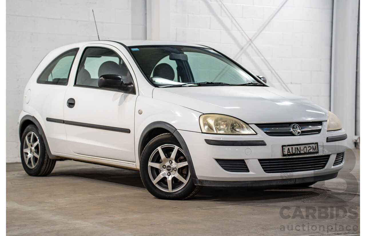 7/2005 Holden Barina XC MY04.5 3d Hatchback Casablanca White 1.4L