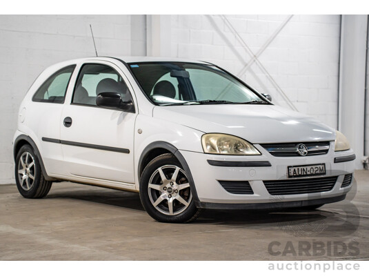 7/2005 Holden Barina XC MY04.5 3d Hatchback Casablanca White 1.4L