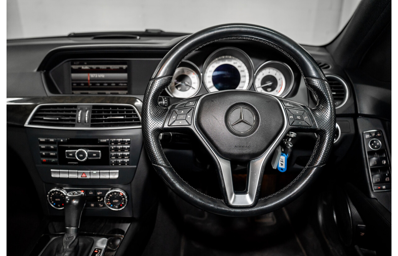 01/2014 Mercedes-Benz C250 Avantgarde W204 MY14 4d Sedan Magnetite Black Metallic Turbo 1.8L