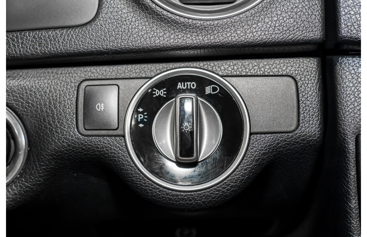 01/2014 Mercedes-Benz C250 Avantgarde W204 MY14 4d Sedan Magnetite Black Metallic Turbo 1.8L