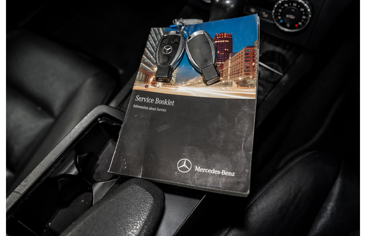 01/2014 Mercedes-Benz C250 Avantgarde W204 MY14 4d Sedan Magnetite Black Metallic Turbo 1.8L