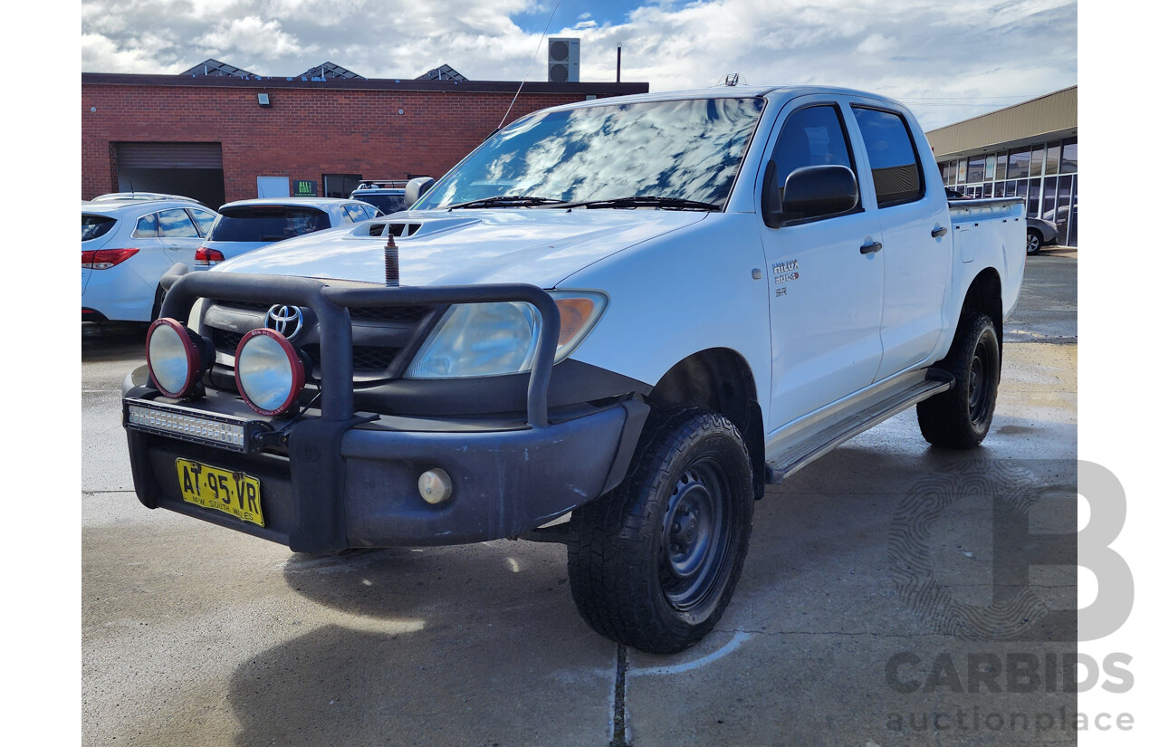 1/2008 Toyota Hilux SR (4x4) KUN26R 07 UPGRADE Dual Cab P/Up White 3.0L
