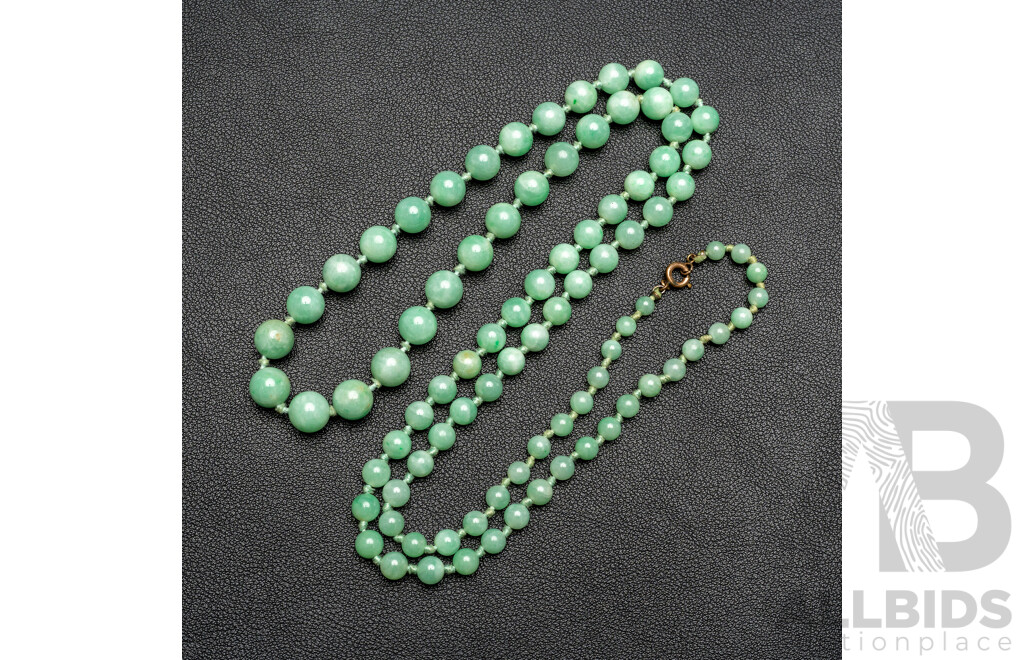 Antique Graduated Jade Beads with 9ct Clasp, Individually Knotted, 85cm Long