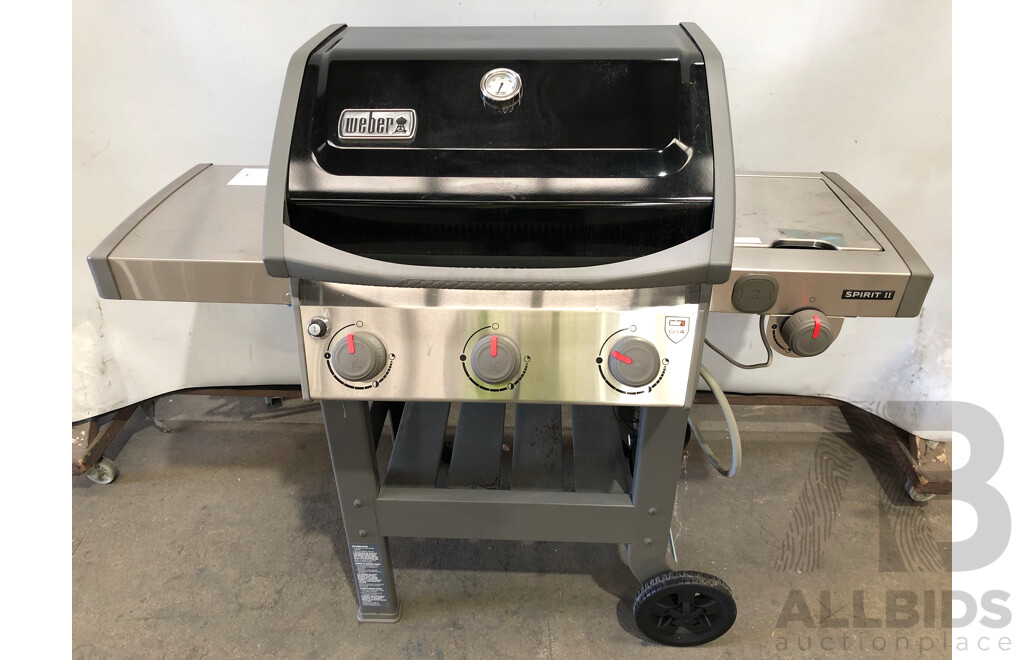 Weber Spirit II E-320 LPG Barbecue