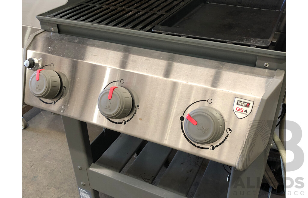 Weber Spirit II E-320 LPG Barbecue