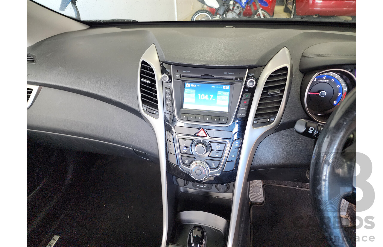 4/2014 Hyundai i30 Trophy GD MY14 5d Hatchback Blue 1.8L