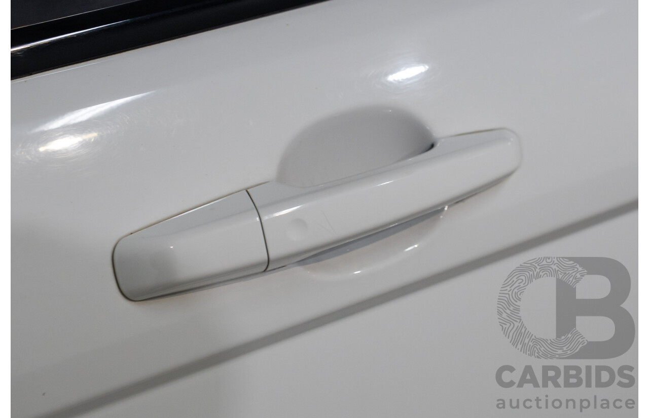 10/2015 Range Rover Evoque Td4 150 SE (AWD) LV MY16 5d Wagon Fuji White Turbo Diesel 2.0L