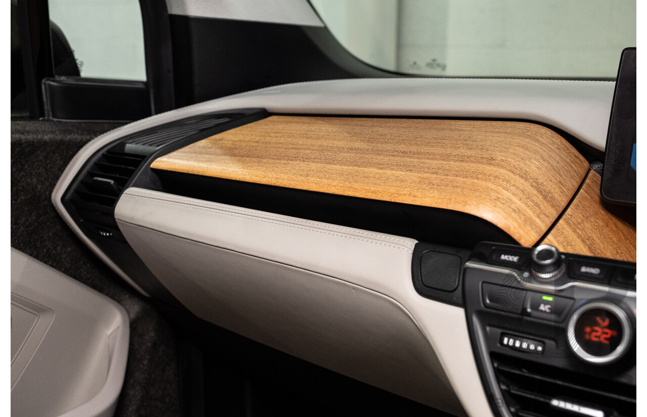 05/2015 BMW i3 REx Hybrid (RWD) IO1 4d Hatchback Solar Orange Metallic/Fluid Black 0.6L - 125kW