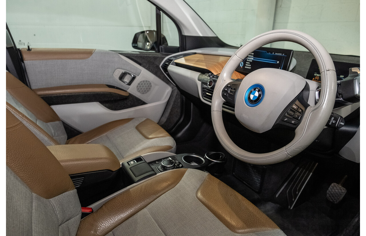 05/2015 BMW i3 REx Hybrid (RWD) IO1 4d Hatchback Solar Orange Metallic/Fluid Black 0.6L - 125kW