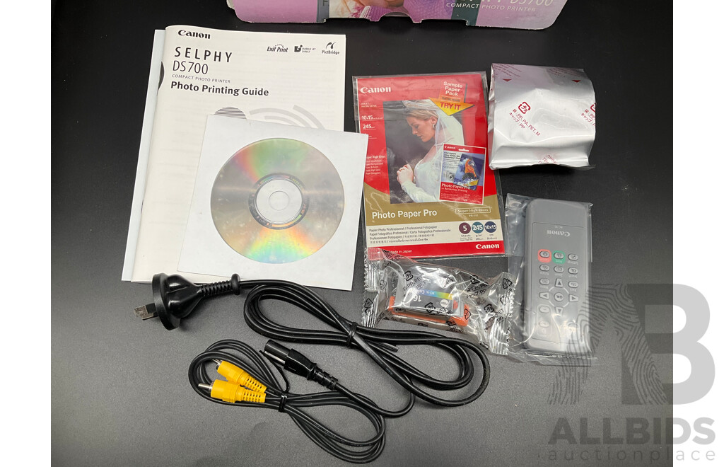 CANON Selphy (DS700) Compact Photo Printer