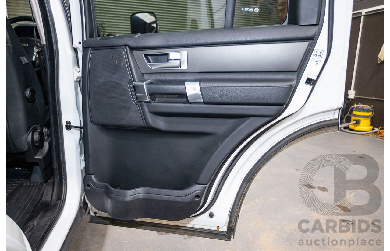 06/2015 Land Rover Discovery 4 3.0 TDV6 (4x4) MY15 4D Wagon Fuji White Turbo Diesel 3.0L - 7 Seats