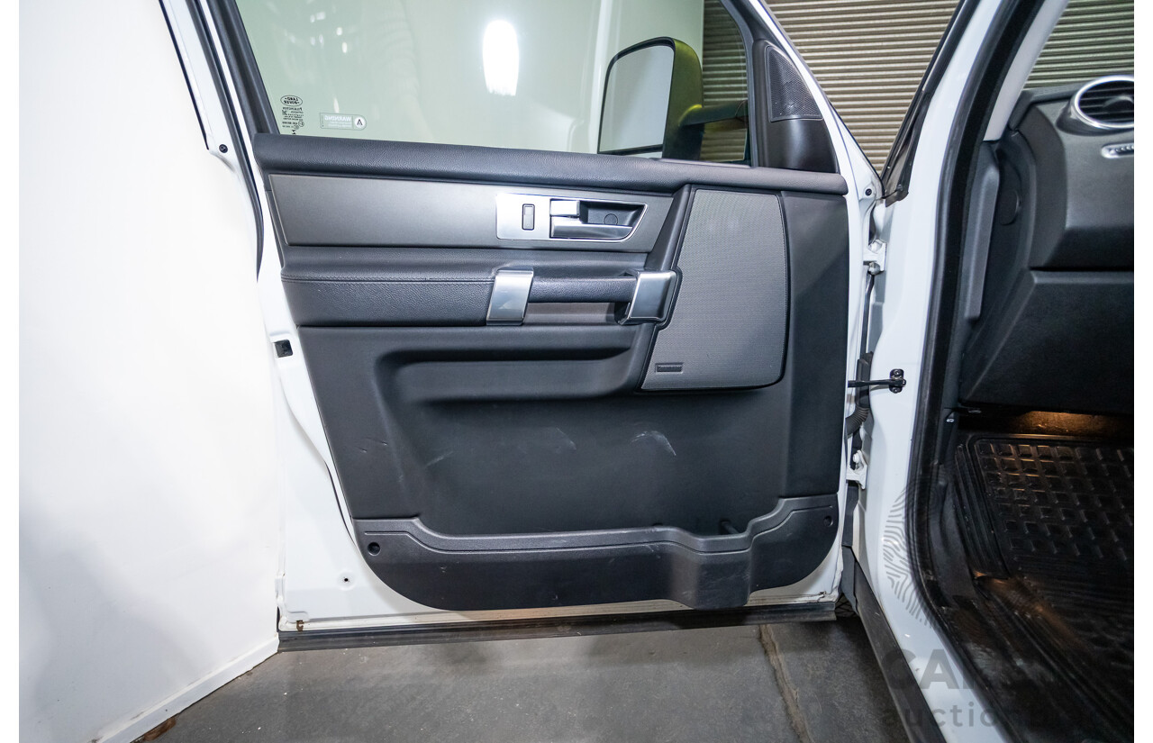 06/2015 Land Rover Discovery 4 3.0 TDV6 (4x4) MY15 4D Wagon Fuji White Turbo Diesel 3.0L - 7 Seats